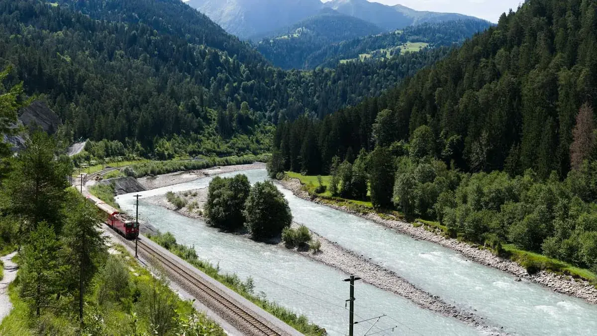 Swiss Riduce Personale Amministrativo