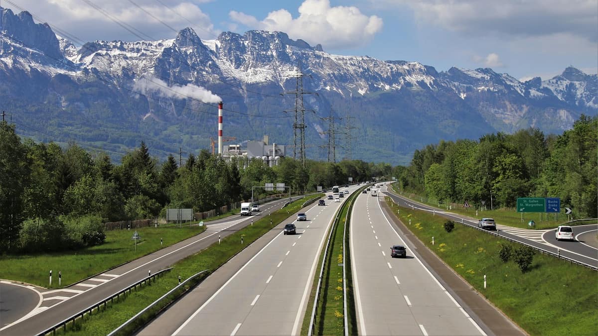 Infermieri frontalieri: la sfida del Ticino